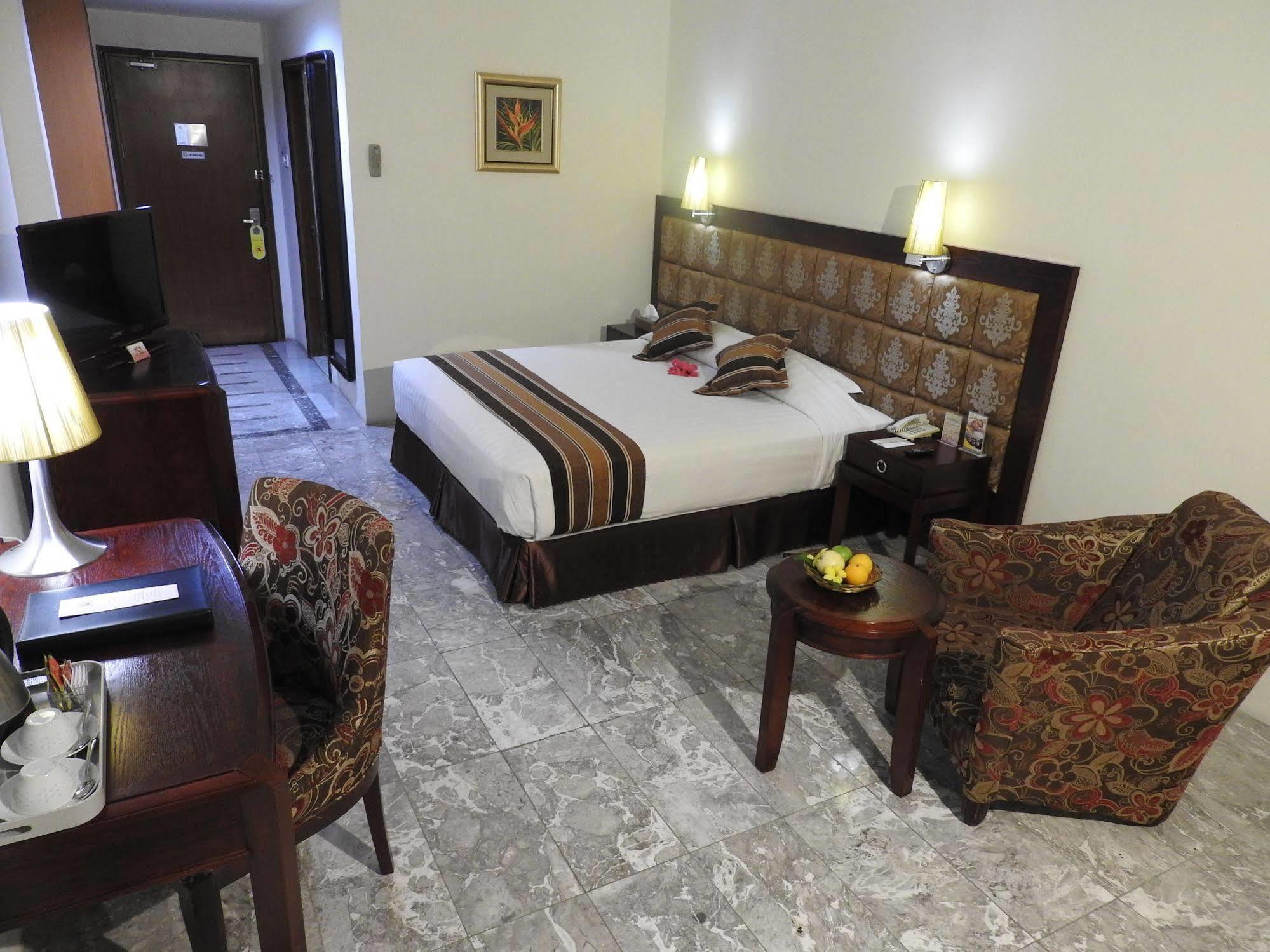 Crown Vista Hotel 4*